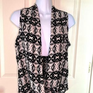 Women top by olive & oak size small